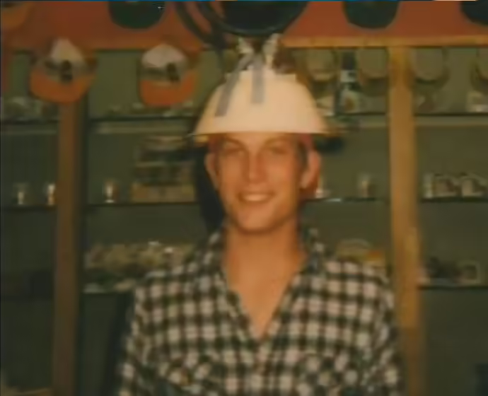 File:Crazy Colander Head Night (Event) (88).avif