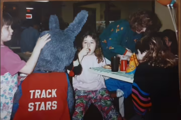 File:Gigglebee's - Wilbur at Track Stars.avif