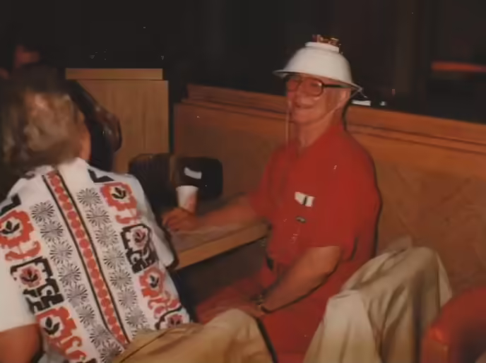 File:Crazy Colander Head Night (Event) (64).avif