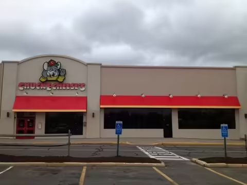 File:Meriden, CT (533 S Broad St).avif