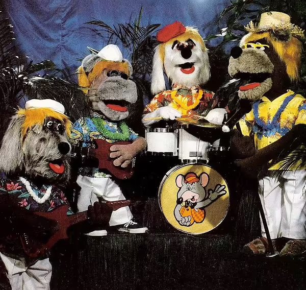 File:The Beagles - Beach Bowzers (Lounge).avif