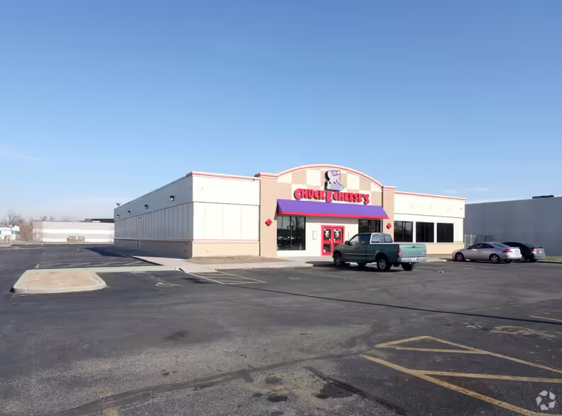 File:ColumbusOHMacswayExteriorBeforeClosure.avif