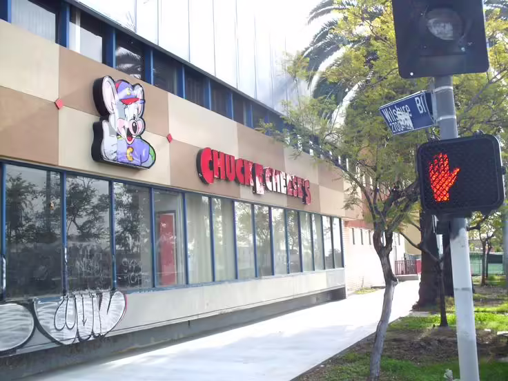 File:Los Angeles, CA (2706 Wilshire Blvd).avif