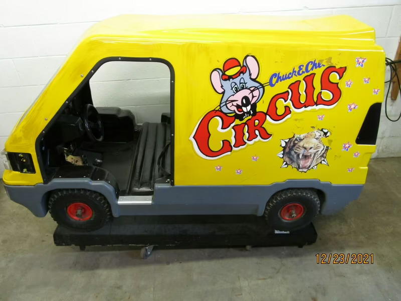 File:Chuck E. Cheese's Circus.avif