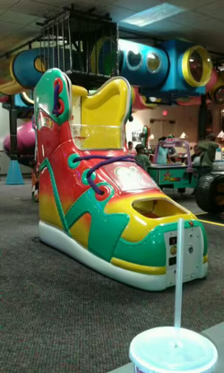 Chuck E. Cheese's Hightops - The game featured at the Mesa, AZ (856 S Alma School Rd) location.avif