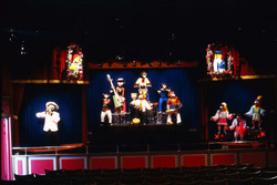 Hofmann Monkey Show - Liseberg Ap-O-Teket Show.avif