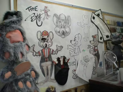 Chuck E. Cheese 32m (Animatronic) - Concept Art.avif