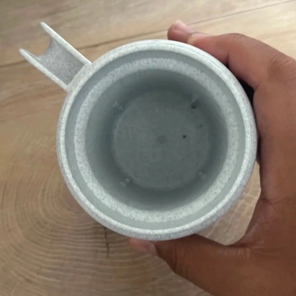 File:Cup (10).avif