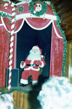 Santa Claus (Jingle Bell Jamboree Animatronic) - 1981.avif