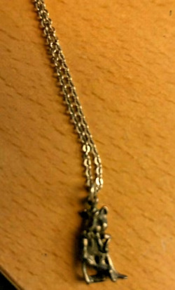 Chuck E. Cheese Brass Necklace (1980) (3).avif