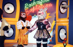 Rock-afire Explosion (Neon Sign) - 1994-11 (4).avif