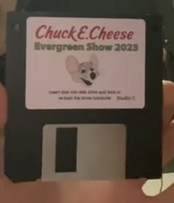 Chuck E. Cheese Evergreen Show 2023 (3).avif