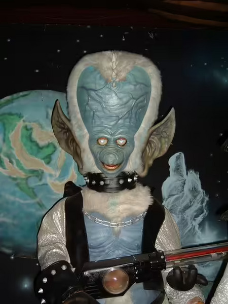 File:Moonrockers - Quazar in 2005.avif