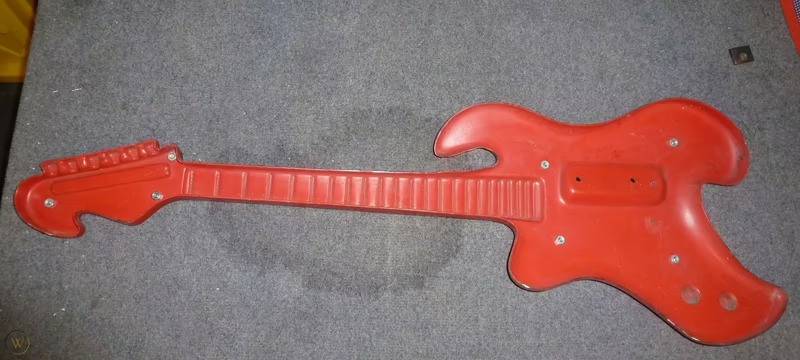File:BB guitar red.avif