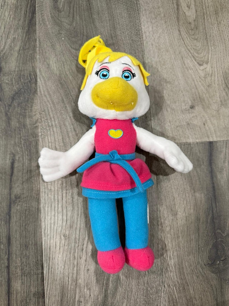 File:2022 Helen Plush (2).avif