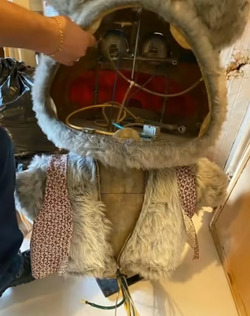 Winchester Chuck E. Cheese V2 (Animatronic).avif