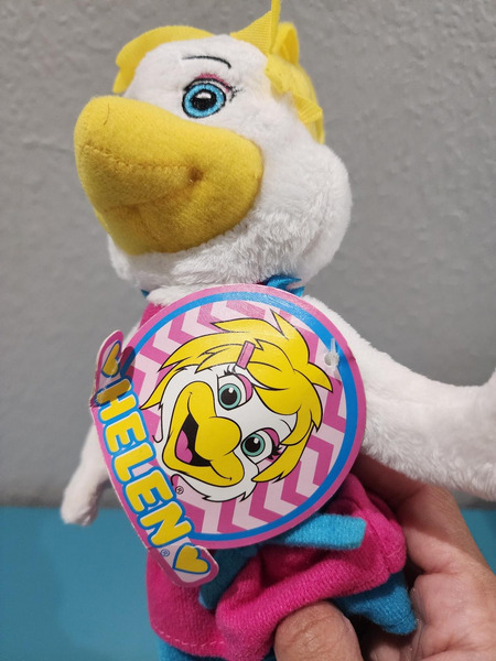 File:2015 Helen Plush (3).avif