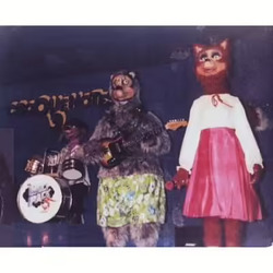 Queenie - Mini Mozzarella (Animatronic) - La Ronde.avif